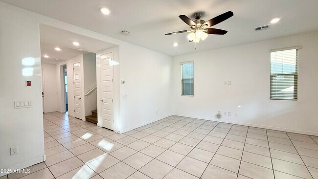 Building Photo - 1151 E Armstrong Wy