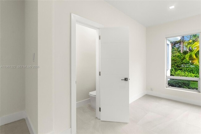 Building Photo - 1261 98th St