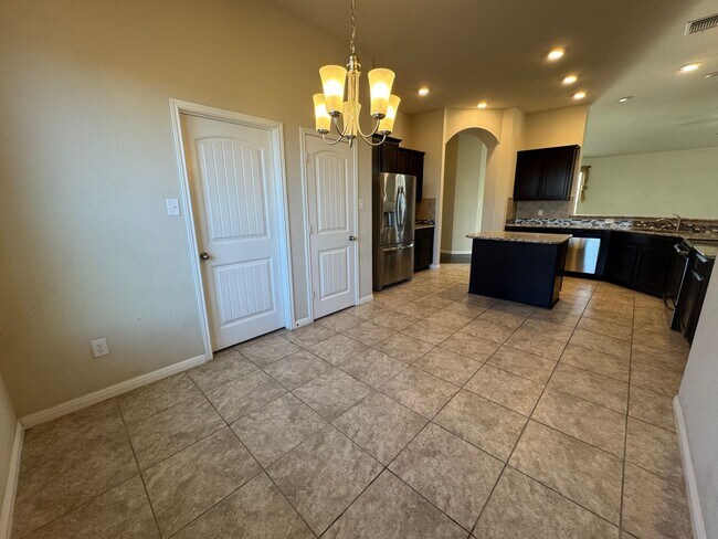 Building Photo - 8900 Viewpark Ln