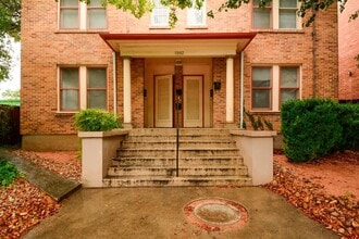 Building Photo - 1902 Nueces St