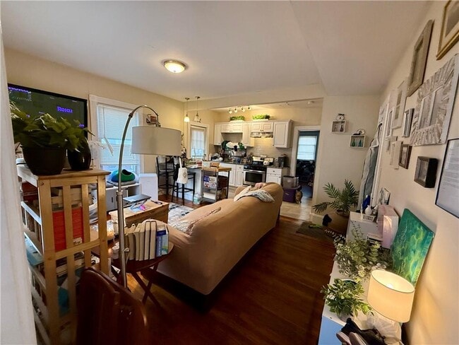 Building Photo - 157 Smith St