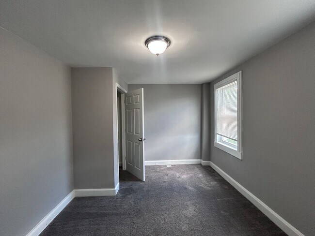 Building Photo - Baltimore - 4 Bedrooms and 2 baths Available!