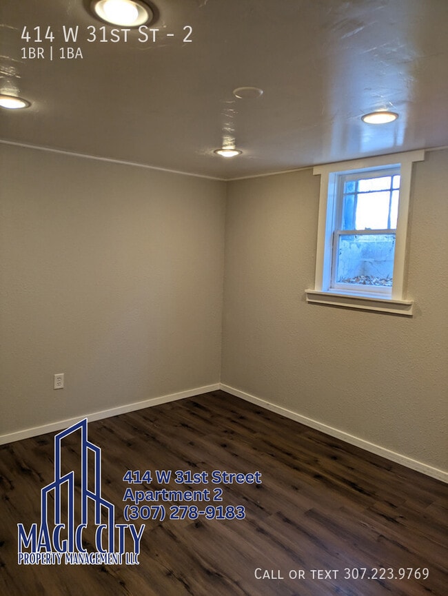 Building Photo - 414 W 31st St