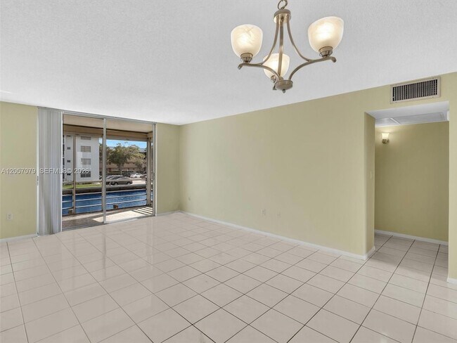 Building Photo - 3600 NE 170th St