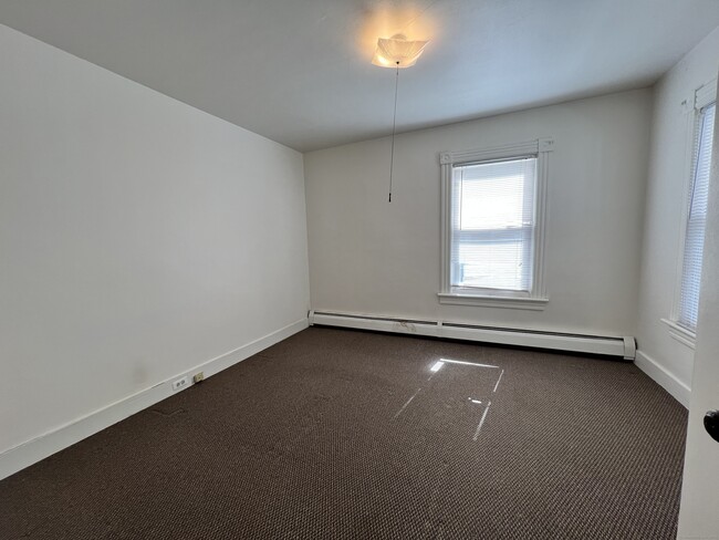 Building Photo - 225 Beechwood Ave