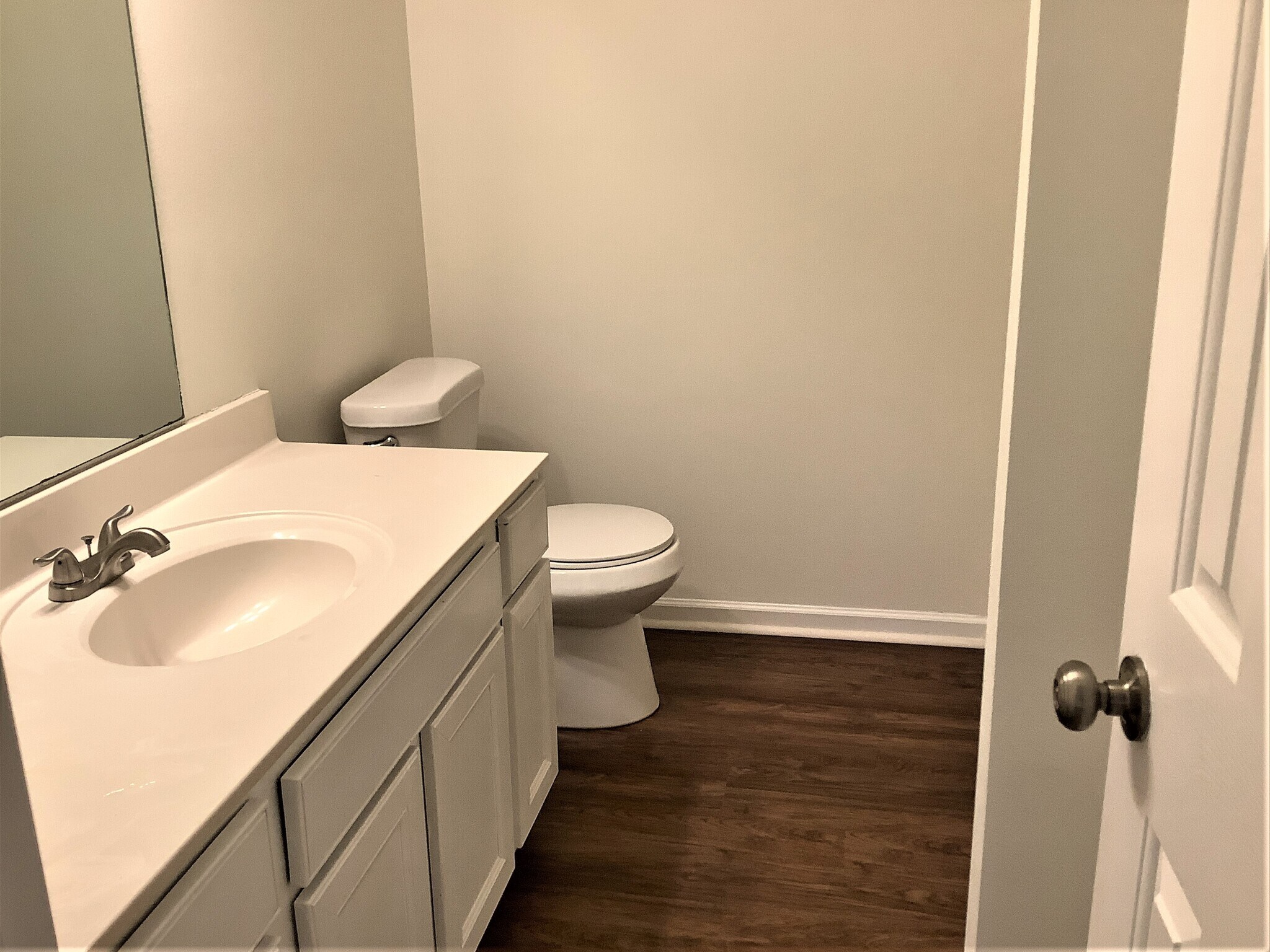 Building Photo - 106 Sweetland Ct