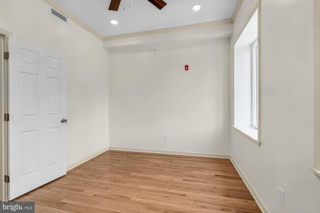 Building Photo - 2528 E Allegheny Ave
