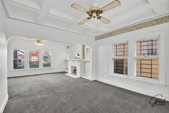 Building Photo - $1550 4 bedroom