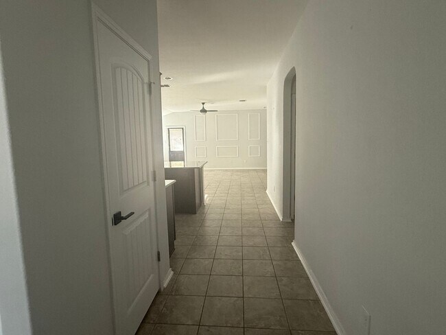 Building Photo - 10550 Rhyder Ridge