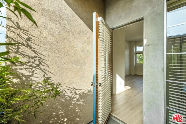 Building Photo - 11960 Iowa Ave