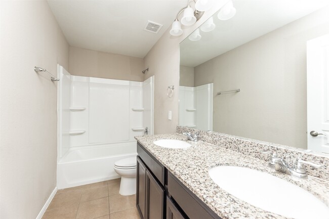 Building Photo - 5302 Silver Ledge Dr