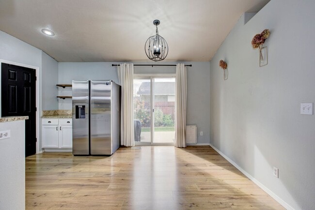 Building Photo - Welcome to this charming 3 bedroom, 2 bathroom home located in Nampa, ID.