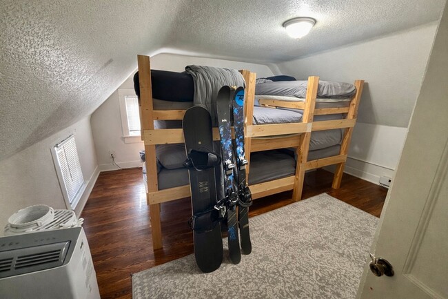 Building Photo - 617 S Jefferson St