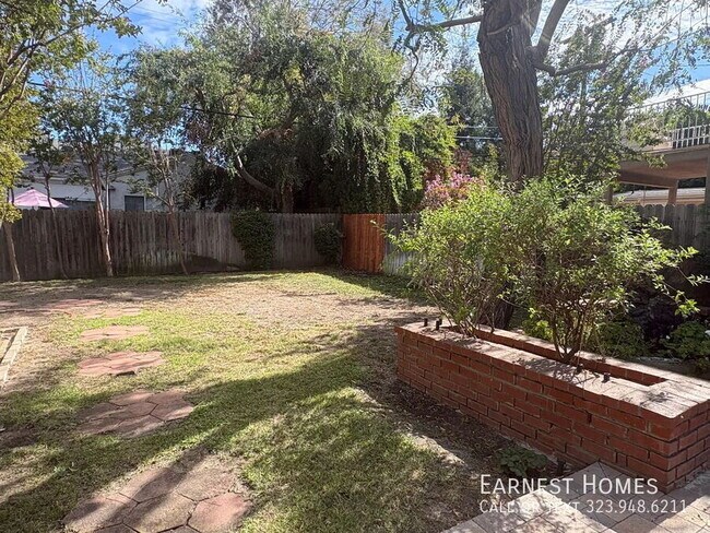 Building Photo - 14920 Hesby St