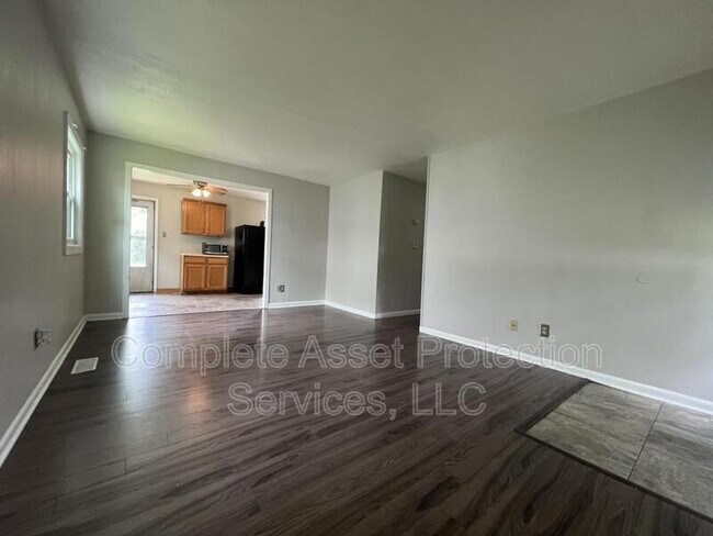 Building Photo - 327 N Colorado St