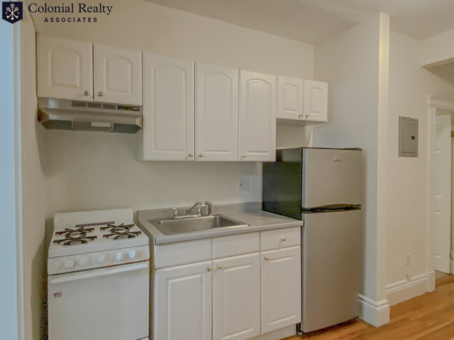 Building Photo - 6 Camelot Ct