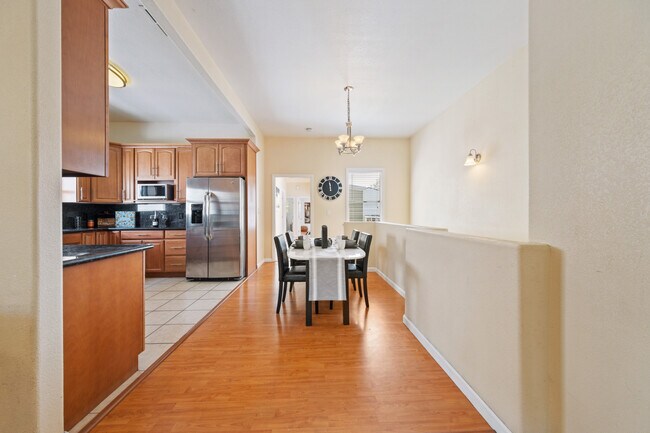 Building Photo - 1406 9th St