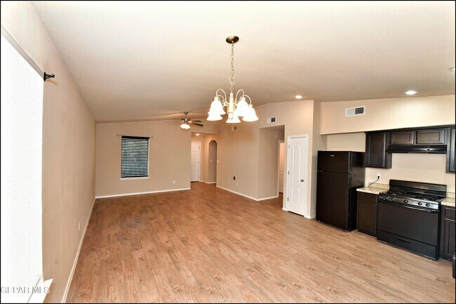 Building Photo - 916 Villa Seca Dr