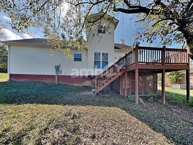 Building Photo - 104 Sunset Dr