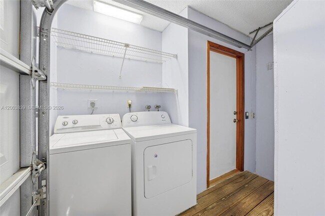 Building Photo - 631 SW 88th Ct