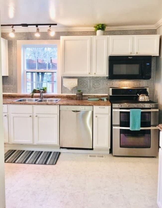 Building Photo - Beautiful 3 Bedroom Home in the Garden District of CDA