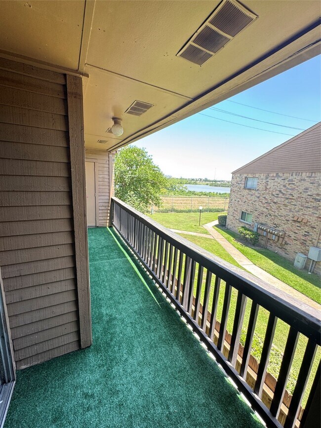 Building Photo - 10555 Turtlewood Ct