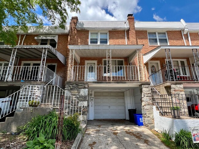 Primary Photo - Gorgeous 3-Bedroom Townhouse with Garage i...