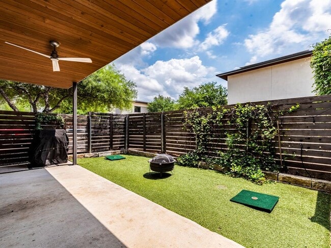 Building Photo - 2101 Montopolis Dr