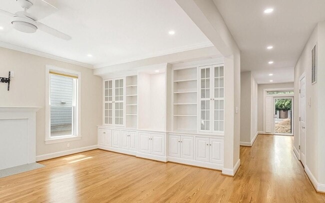 Building Photo - 4728 23rd St N