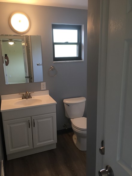 Bathroom - 3139 Glendale Ave