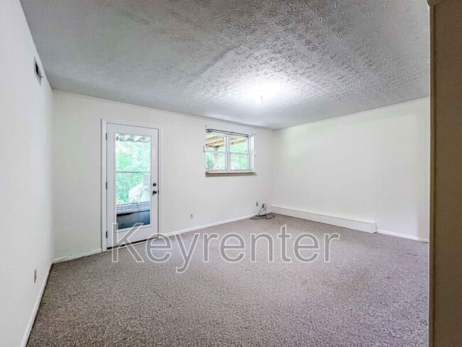 Building Photo - 830 Gondola Dr