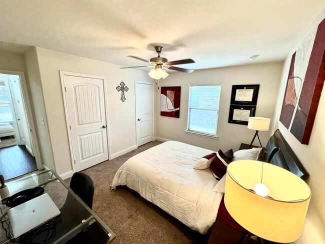 Building Photo - 5718 111th St