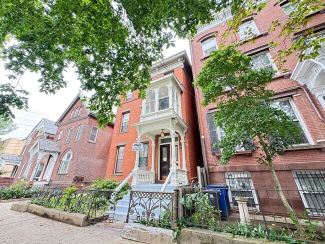 Building Photo - 95 Olive St