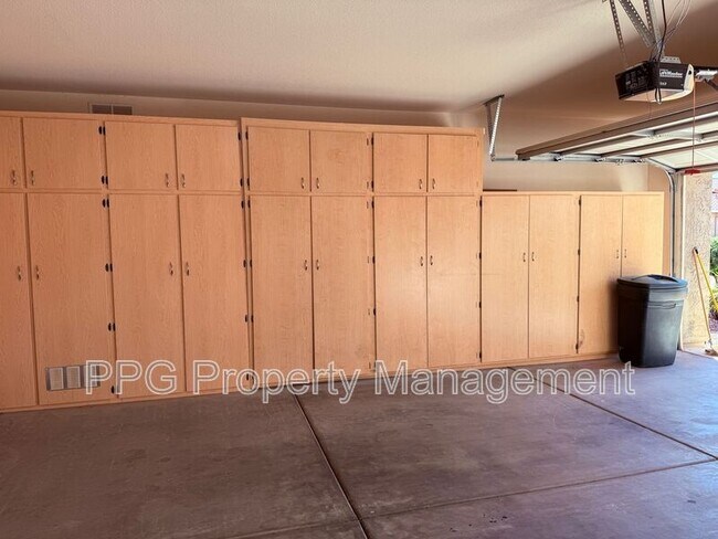 Building Photo - 18252 W Buena Vista Dr