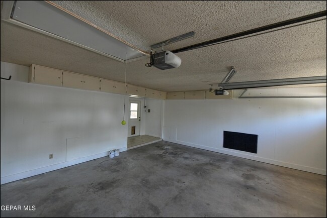 Building Photo - 424 Stonebluff Rd