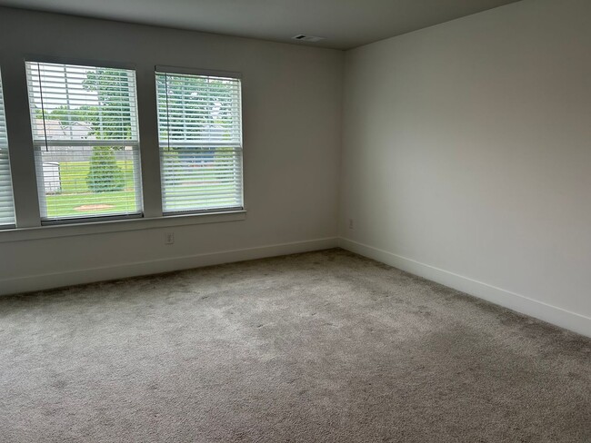 Building Photo - Stunning 3/2 Rental Unit in Prime Simpsonv...