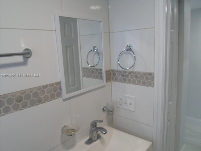Building Photo - 354 NW 59th Terrace