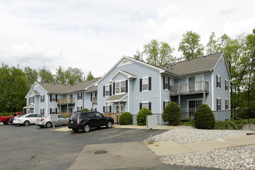 Hunters Ridge 4130 W Michigan Ave Kalamazoo MI 49006 Apartment Finder