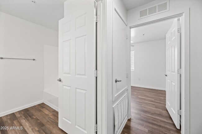 Building Photo - 3065 N 67th Ave