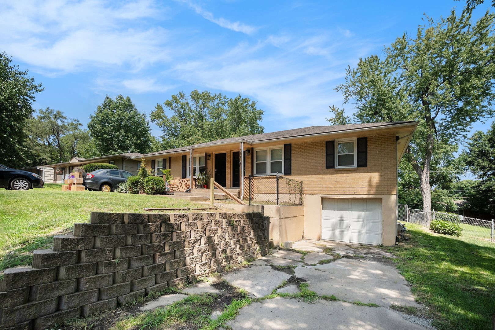 Building Photo - 9014 Bayless Rd