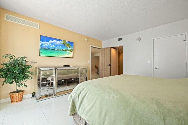 Building Photo - 150 Sunny Isles Blvd