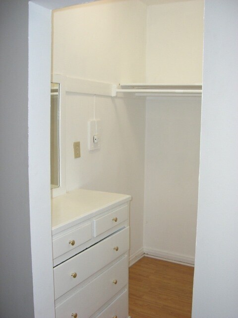 Building Photo - STUDIO $1495 LOS FELIZ HARDWOODS EXPOSED B...