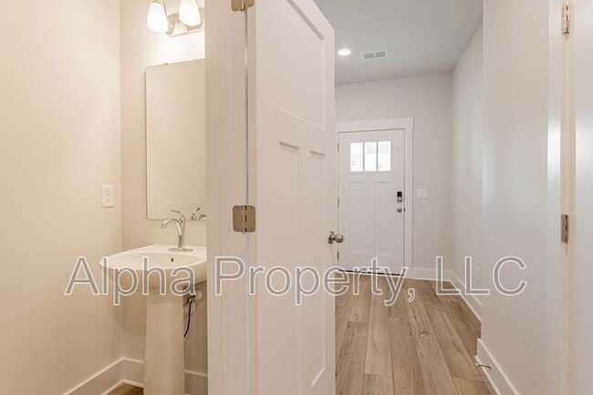 Building Photo - 1508 Rivermeade Dr