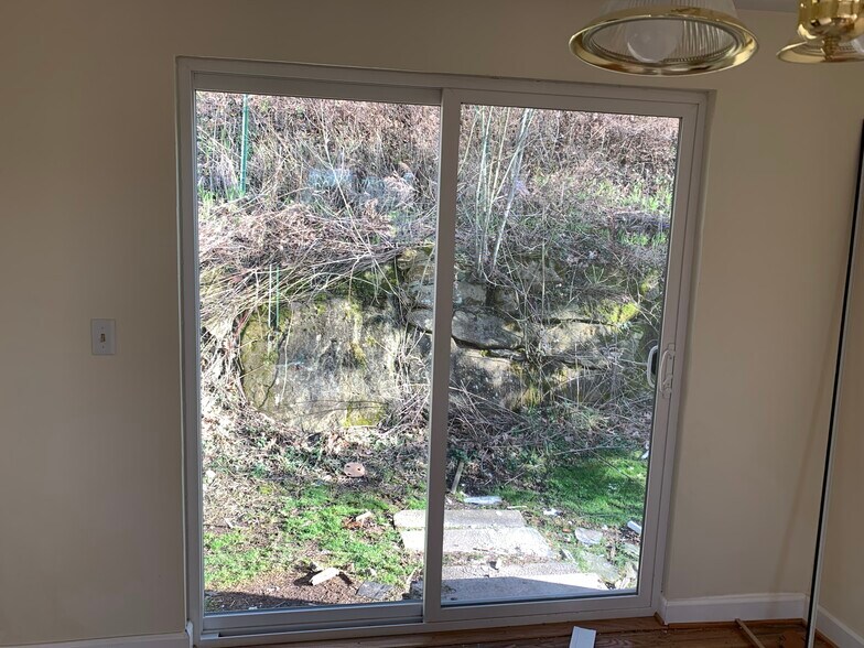 Building Photo - 4268 Sample Ct