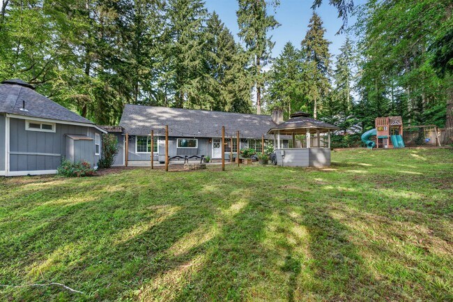 Building Photo - The Ultimate Gig Harbor Retreat!