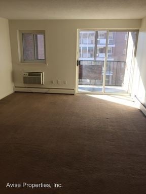 Building Photo - 150 River Rd