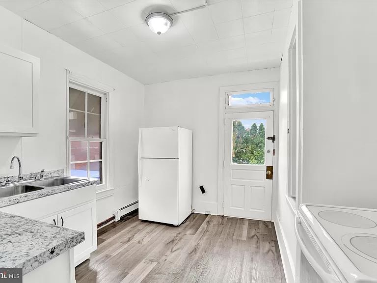 Building Photo - 153 W Jackson St