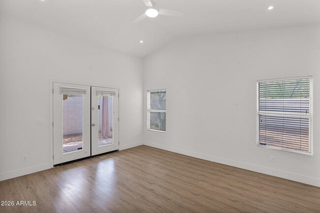 Building Photo - 3941 E Monona Dr