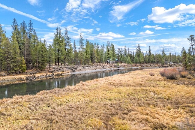 Building Photo - Unfurnished Peaceful River Retreat – Moder...