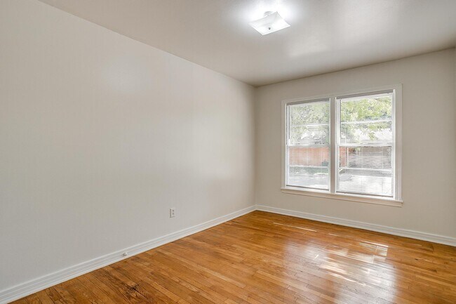 Building Photo - 3647 Washburn Ave